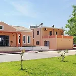Remetzo Village 3*