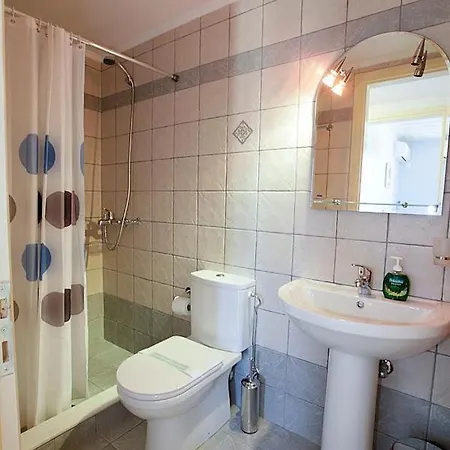 Remetzo Village Hotel 3*