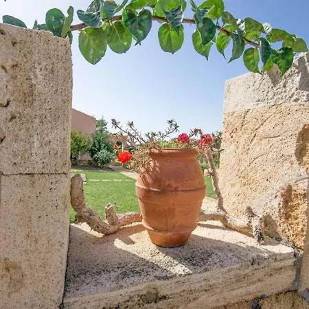 Remetzo Village Hotel 3*
